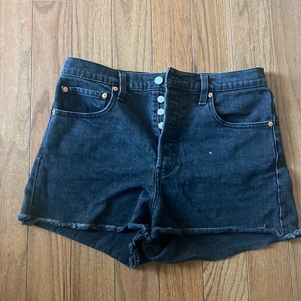 Levi’s Denim Ribcage shorts